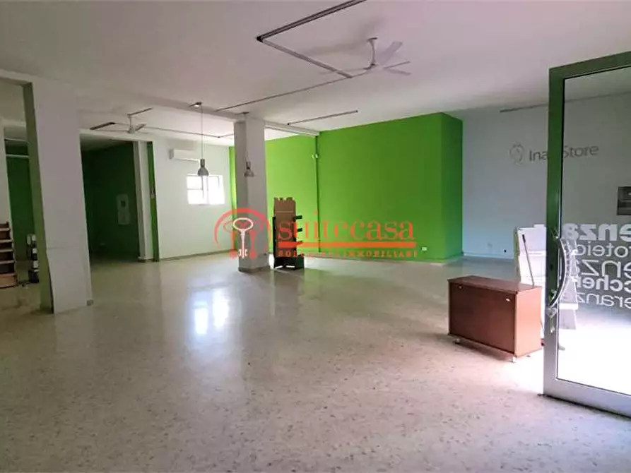 Immagine 3 di Negozio in affitto  in via zara 27 a Trani