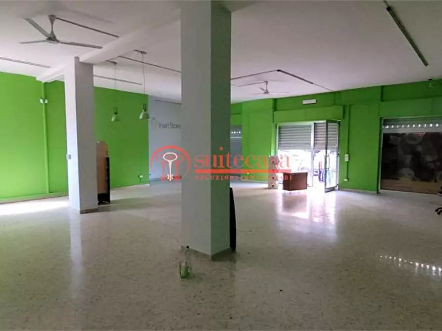 Immagine 4 di Negozio in affitto  in via zara 27 a Trani