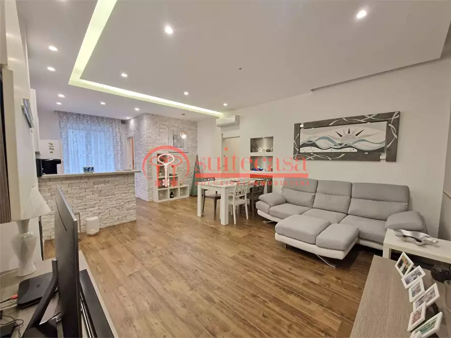Immagine 1 di Appartamento in vendita  in via Stendardi a Trani