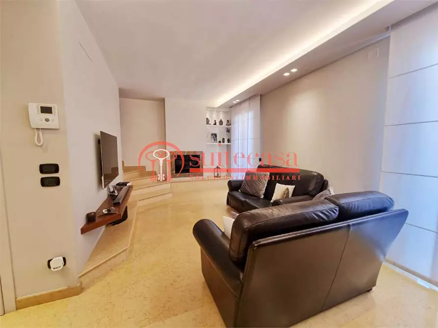 Immagine 1 di Appartamento in vendita  in via Giovane Italia a Andria
