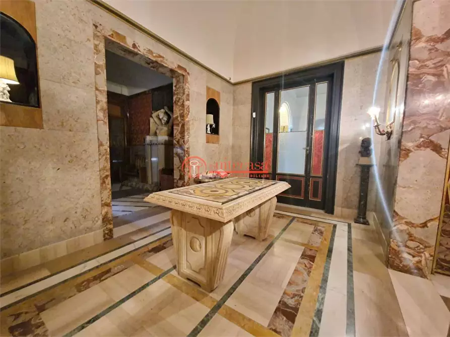 Immagine 13 di Villa in vendita  in piazza XX Settembre a Trani