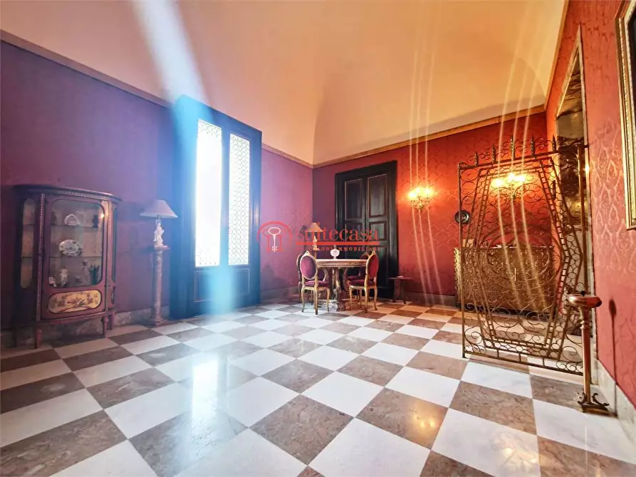 Immagine 15 di Villa in vendita  in piazza XX Settembre a Trani