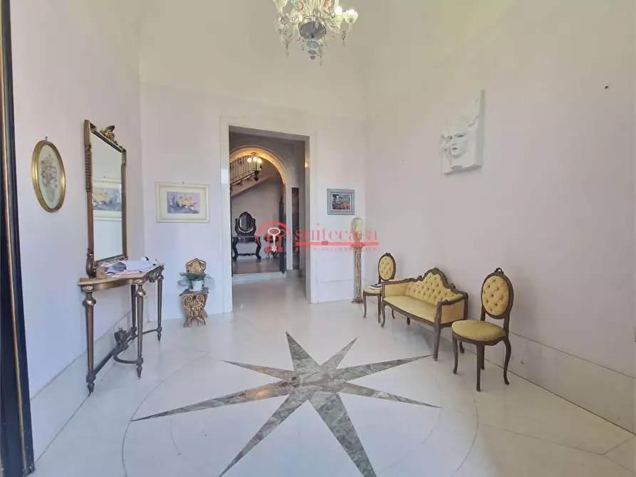 Immagine 17 di Villa in vendita  in piazza XX Settembre a Trani
