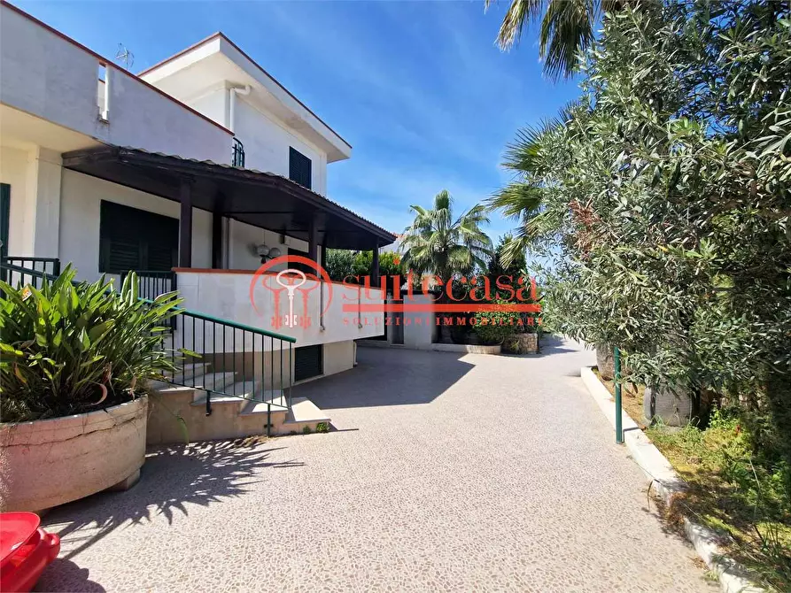 Immagine 1 di Villa in vendita  in via Strada Adriatica a Trani