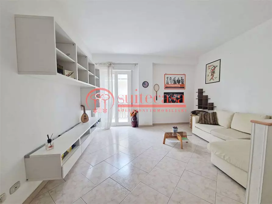 Immagine 1 di Appartamento in vendita  in via Treviso a Trani