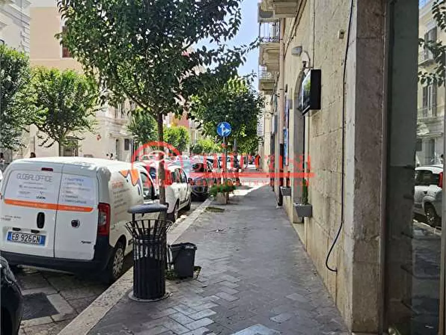 Immagine 3 di Negozio in affitto  in corso vittorio emanuele 80 a Trani