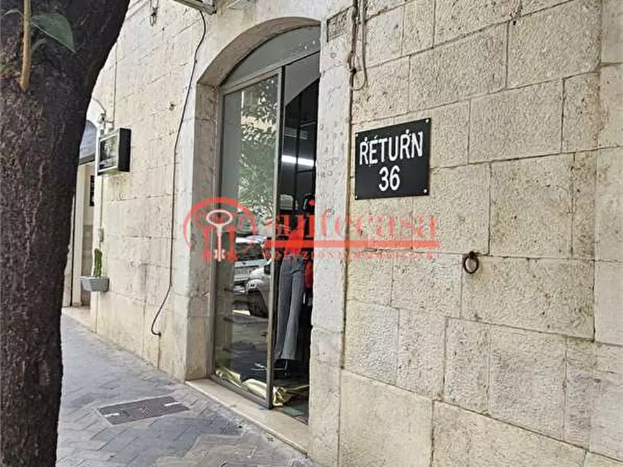 Immagine 4 di Negozio in affitto  in corso vittorio emanuele 80 a Trani