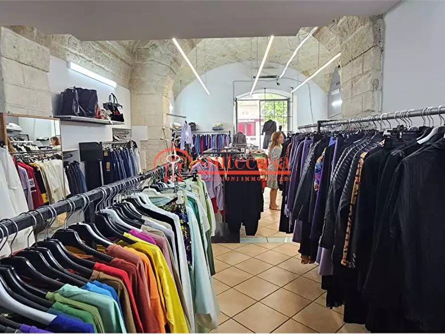 Immagine 6 di Negozio in affitto  in corso vittorio emanuele 80 a Trani