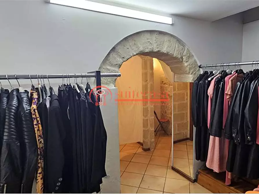 Immagine 7 di Negozio in affitto  in corso vittorio emanuele 80 a Trani
