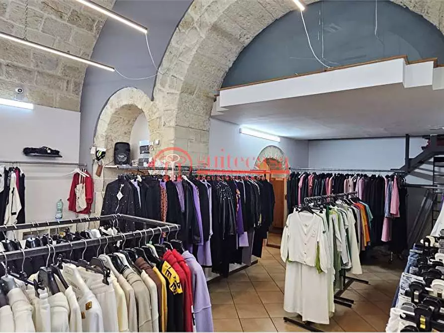 Immagine 8 di Negozio in affitto  in corso vittorio emanuele 80 a Trani