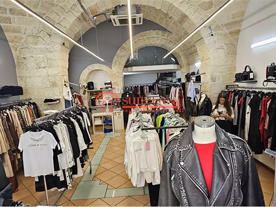 Immagine 11 di Negozio in affitto  in corso vittorio emanuele 80 a Trani