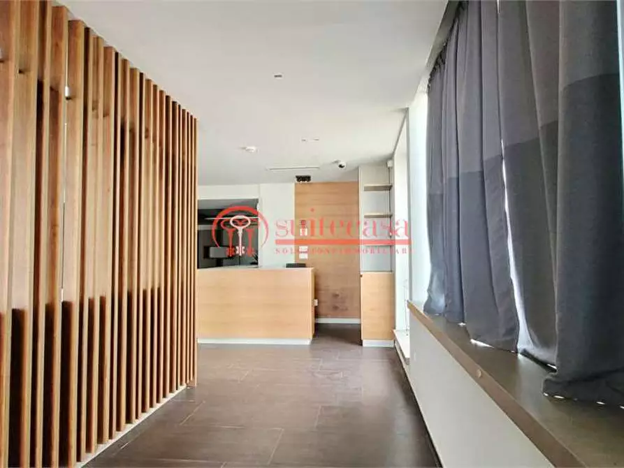 Immagine 2 di Negozio in vendita  in via Lungomare Cristoforo Colombo 160 a Trani