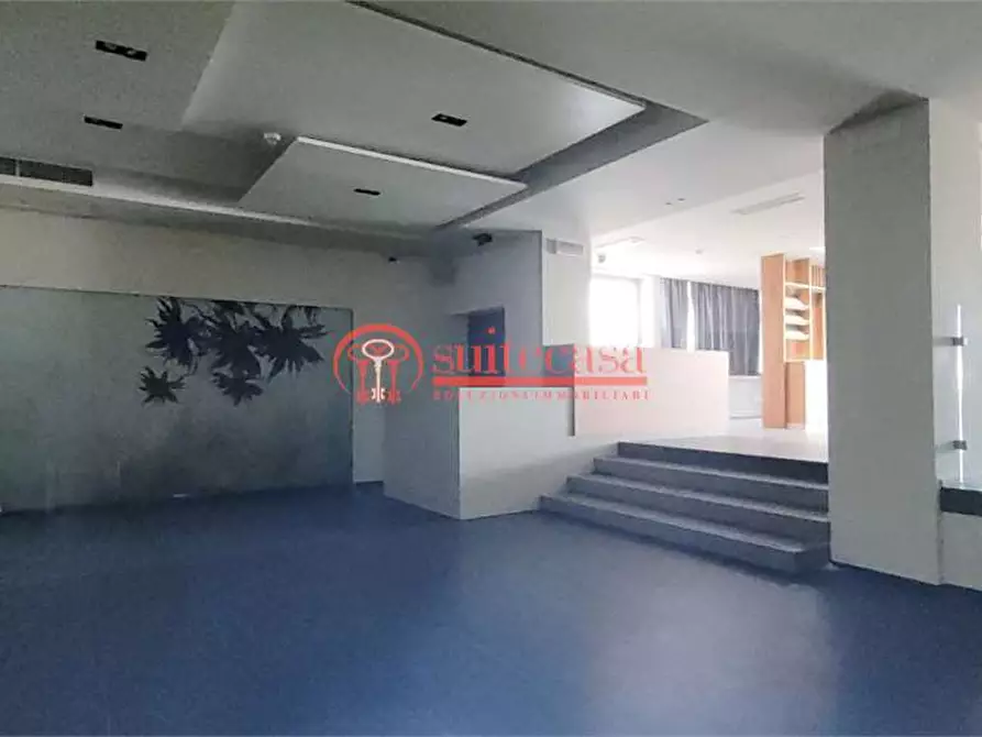 Immagine 28 di Negozio in vendita  in via Lungomare Cristoforo Colombo 160 a Trani