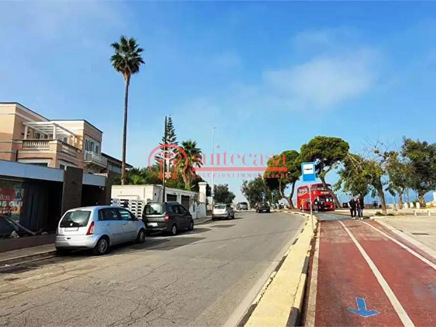 Immagine 32 di Negozio in vendita  in via Lungomare Cristoforo Colombo 160 a Trani