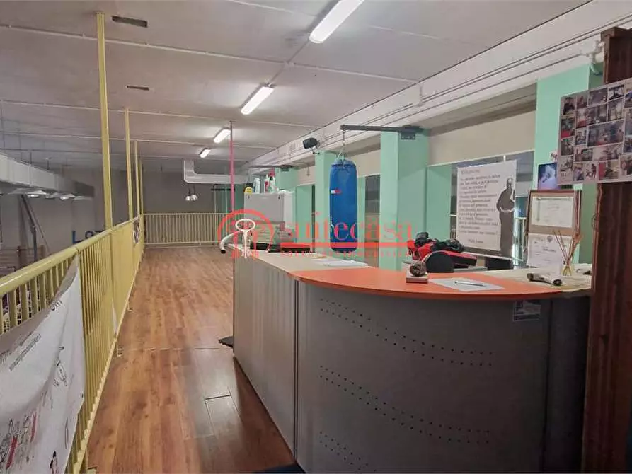 Immagine 21 di Negozio in vendita  in corso Don Luigi Sturzo a Trani