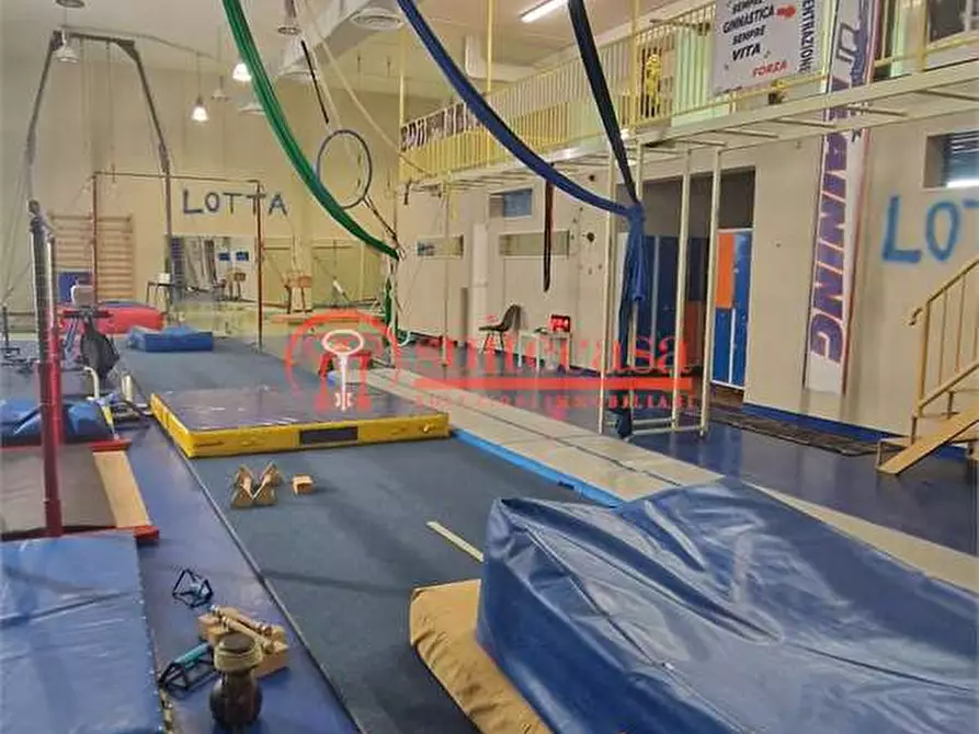 Immagine 9 di Negozio in affitto  in corso Don Luigi Sturzo  a Trani