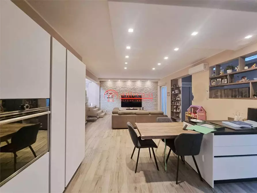 Immagine 5 di Villa in vendita  in Via Malcangi  a Trani