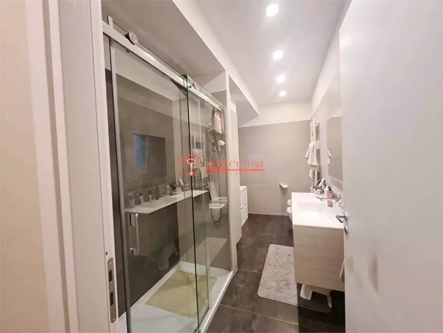 Immagine 21 di Villa in vendita  in Via Malcangi  a Trani