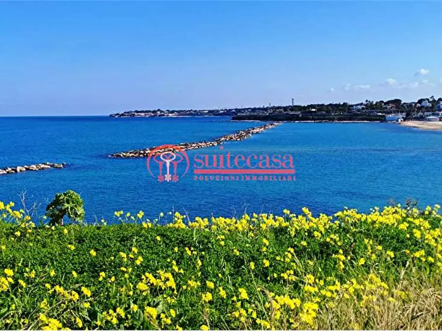 Immagine 2 di Villa in vendita  in Via Malcangi  a Trani