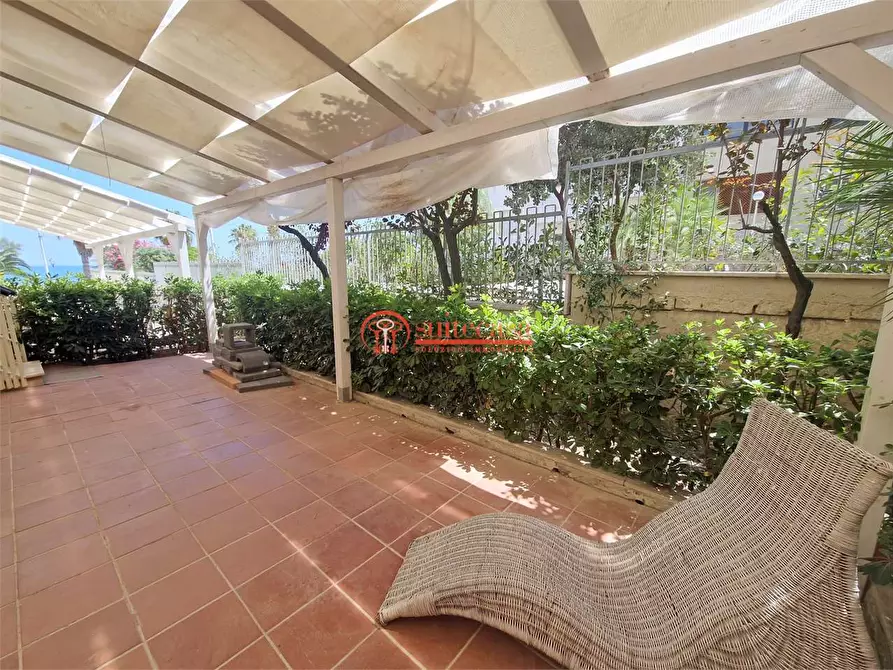 Immagine 7 di Appartamento in vendita  in via San Magno a Trani