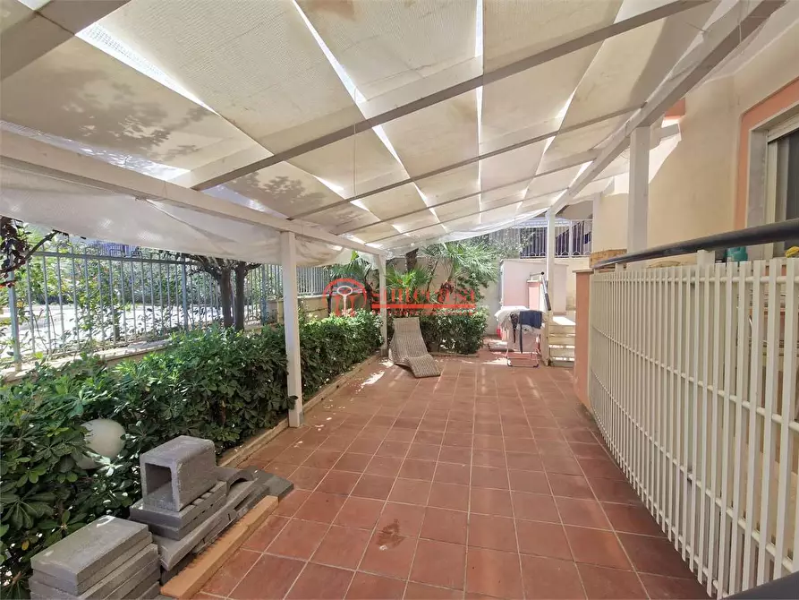 Immagine 8 di Appartamento in vendita  in via San Magno a Trani