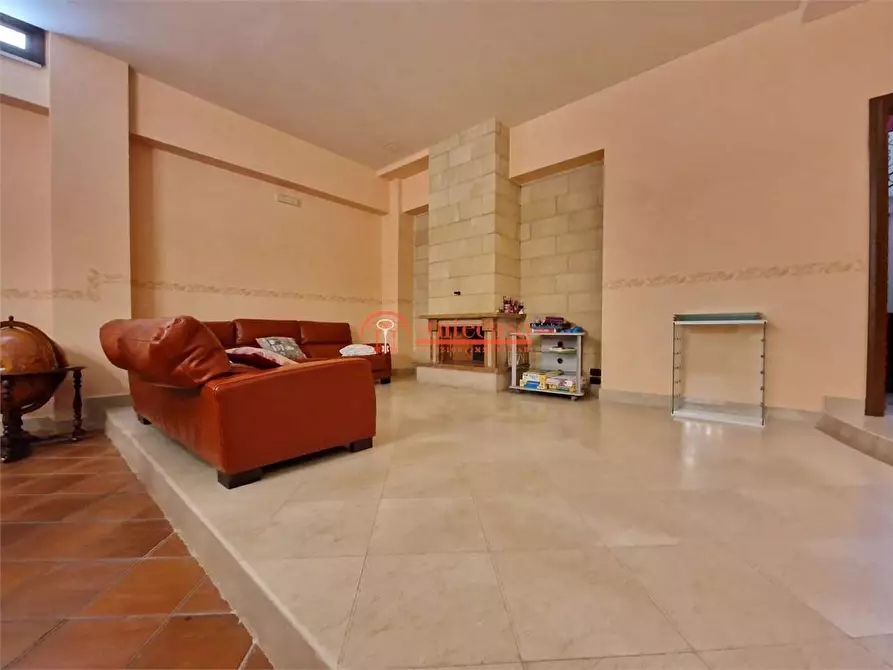 Immagine 30 di Villa in vendita  in Via Martiri di Palermo a Trani