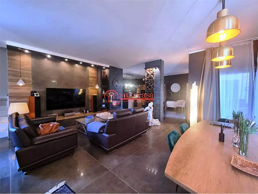 Immagine 1 di Villa in vendita  in via Palmieri a Trani