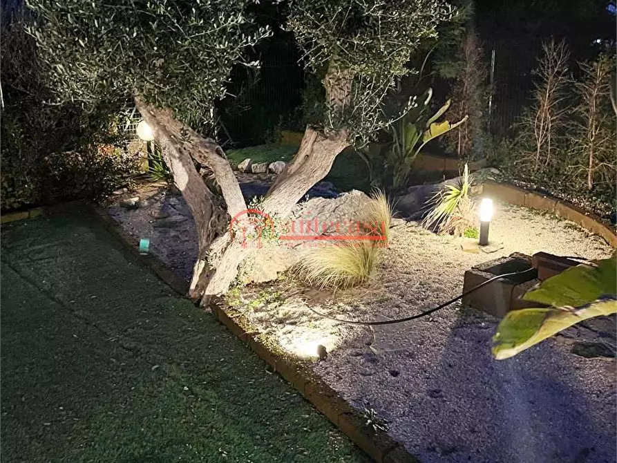 Immagine 3 di Villa in vendita  in via Palmieri a Trani