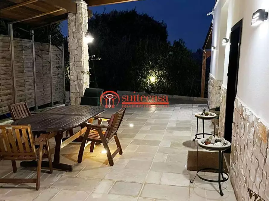 Immagine 5 di Villa in vendita  in via Palmieri a Trani