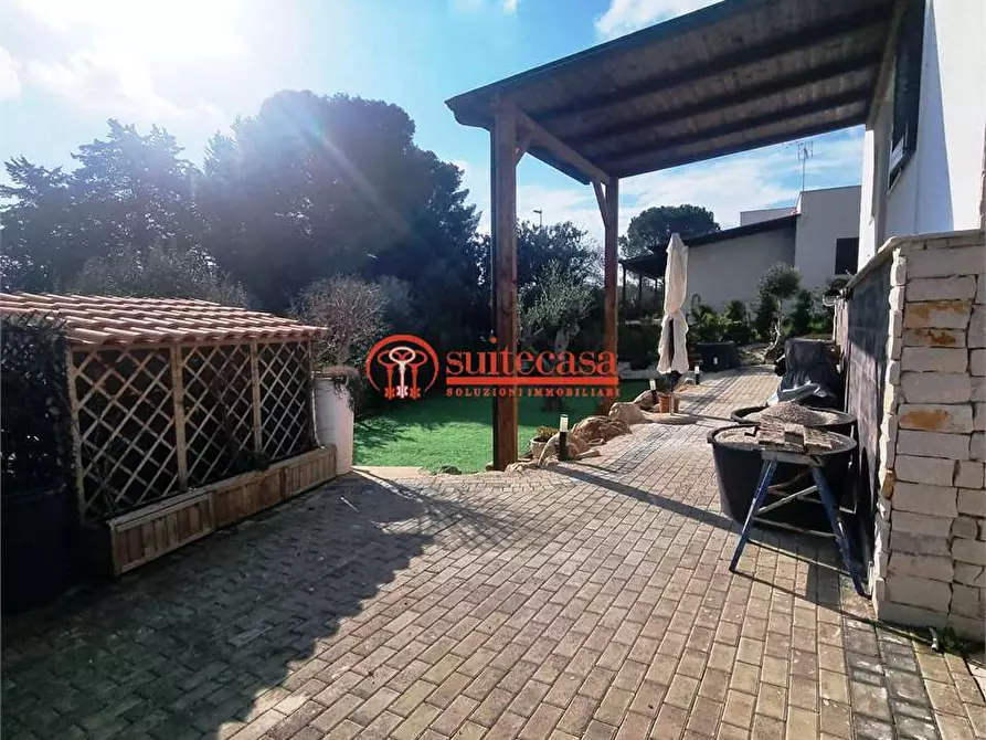 Immagine 14 di Villa in vendita  in via Palmieri a Trani