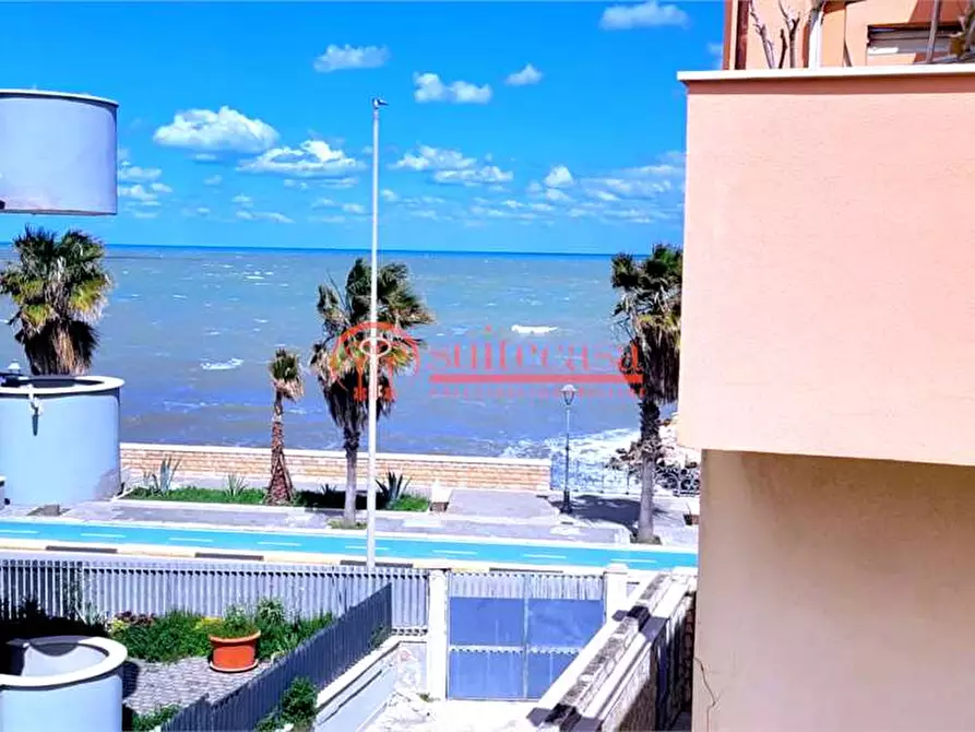 Immagine 2 di Appartamento in affitto  in via Lungomare Cristoforo Colombo a Trani