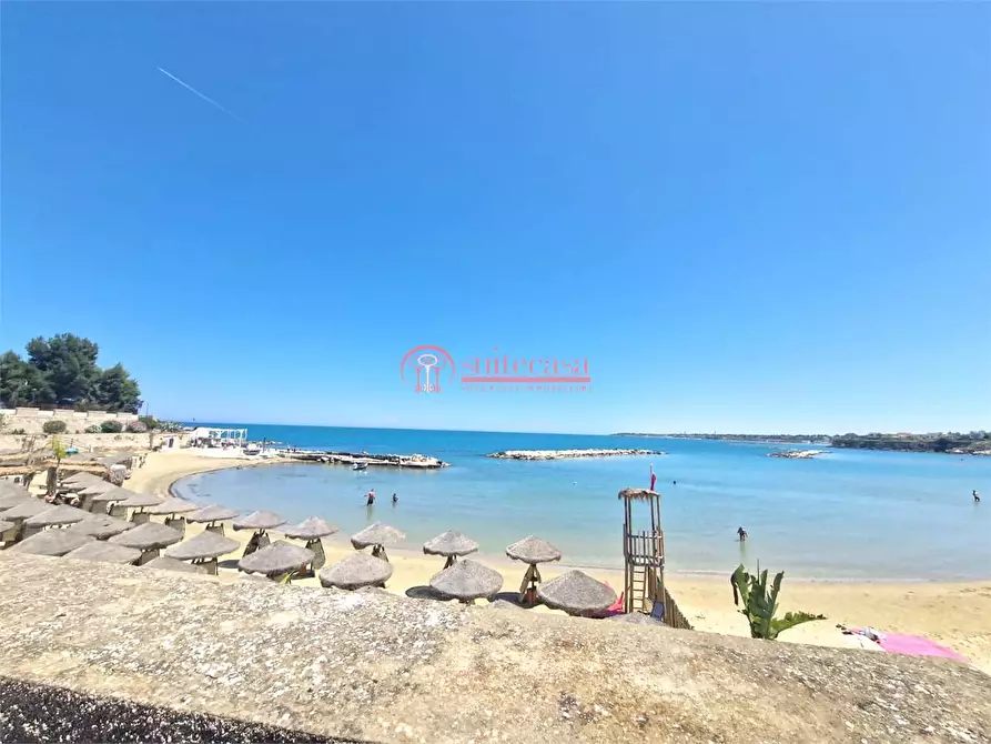 Immagine 1 di Appartamento in vendita  in Via Lungomare Cristoforo Colombo a Trani