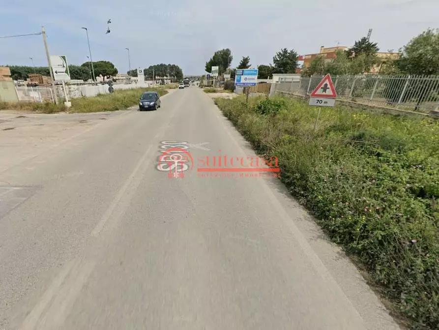 Immagine 1 di Capannone industriale in vendita  in  SP130,  a Trani