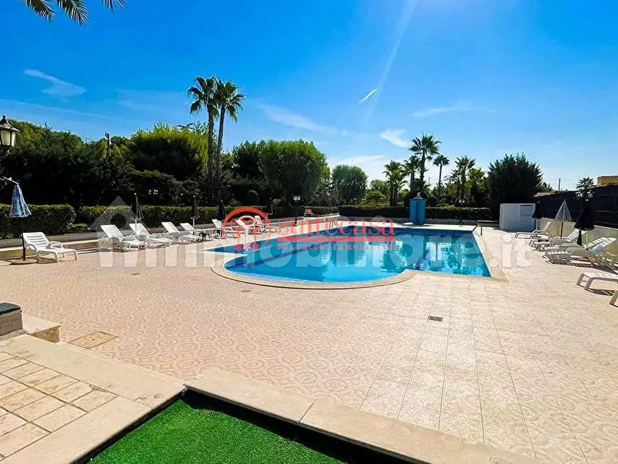 Immagine 4 di Villa in vendita  in via Santa Lucia a Trani