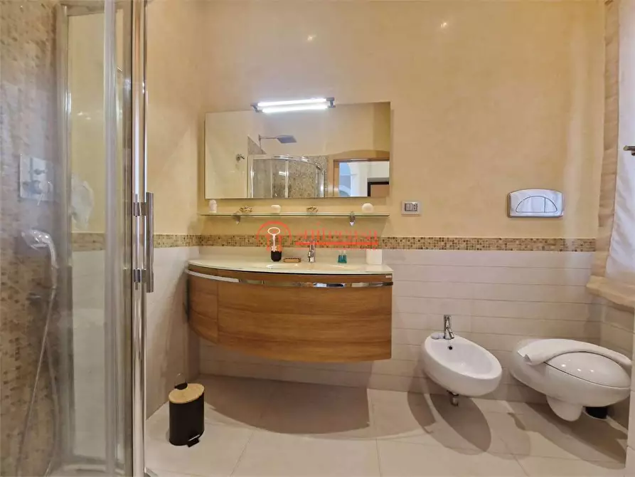 Immagine 12 di Appartamento in vendita  in via Elena Comneno a Trani