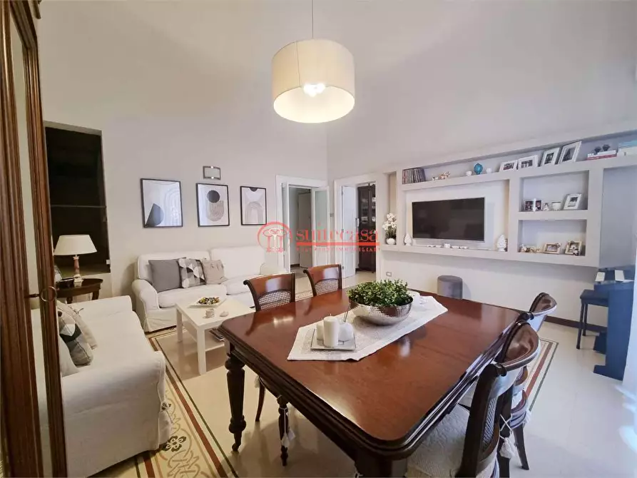 Immagine 4 di Appartamento in vendita  in via Pietro Palagano a Trani