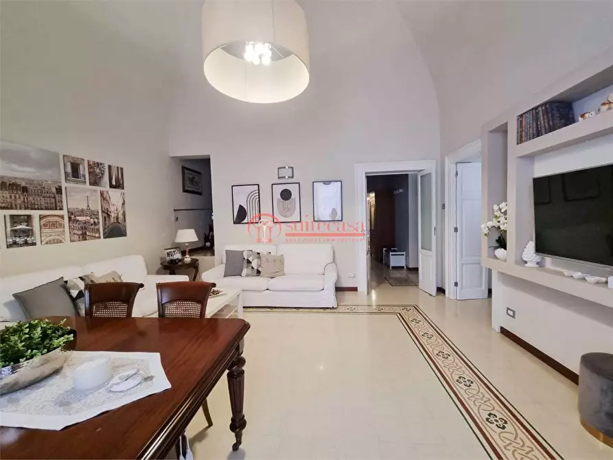 Immagine 1 di Appartamento in vendita  in via Pietro Palagano a Trani