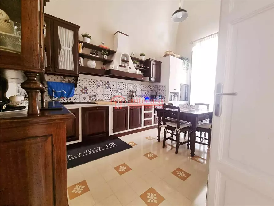 Immagine 10 di Appartamento in vendita  in via Pietro Palagano a Trani