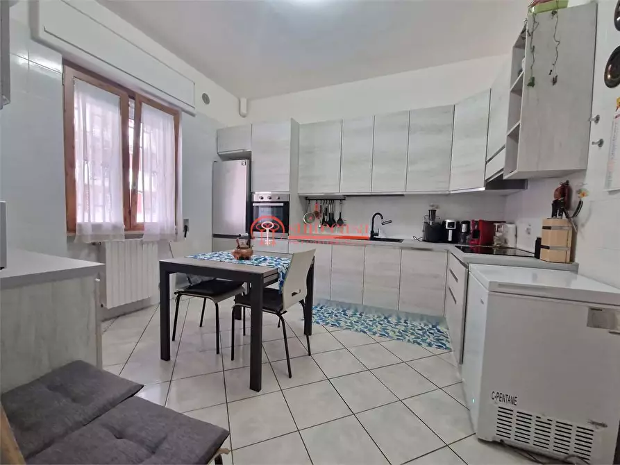 Immagine 5 di Appartamento in vendita  in via Ugo la Malfa a Trani