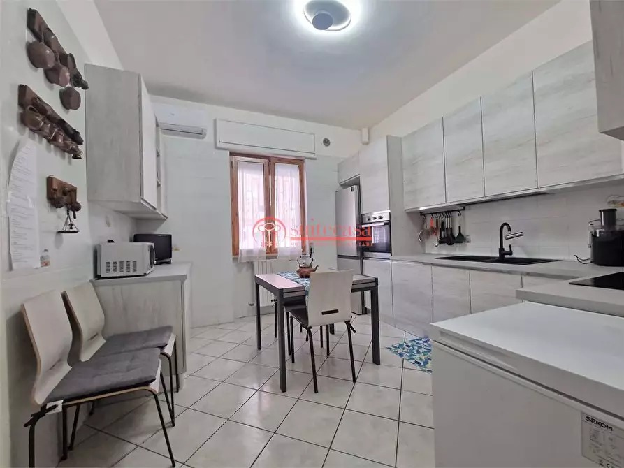 Immagine 16 di Appartamento in vendita  in via Ugo la Malfa a Trani