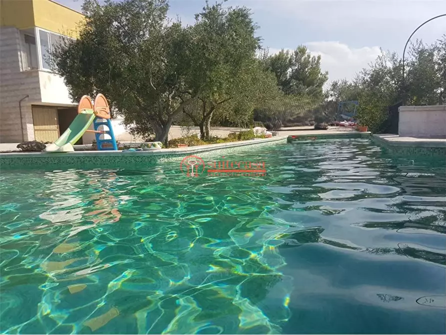 Immagine 2 di Villa in vendita  in via Balducci Riccitelli a Trani
