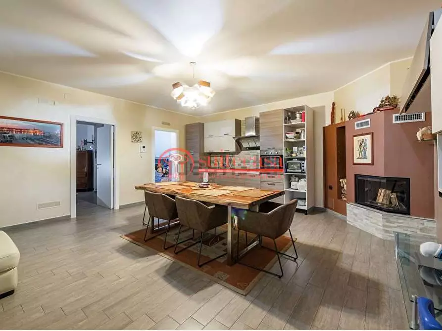 Immagine 12 di Villa in vendita  in via Alberolongo a Trani