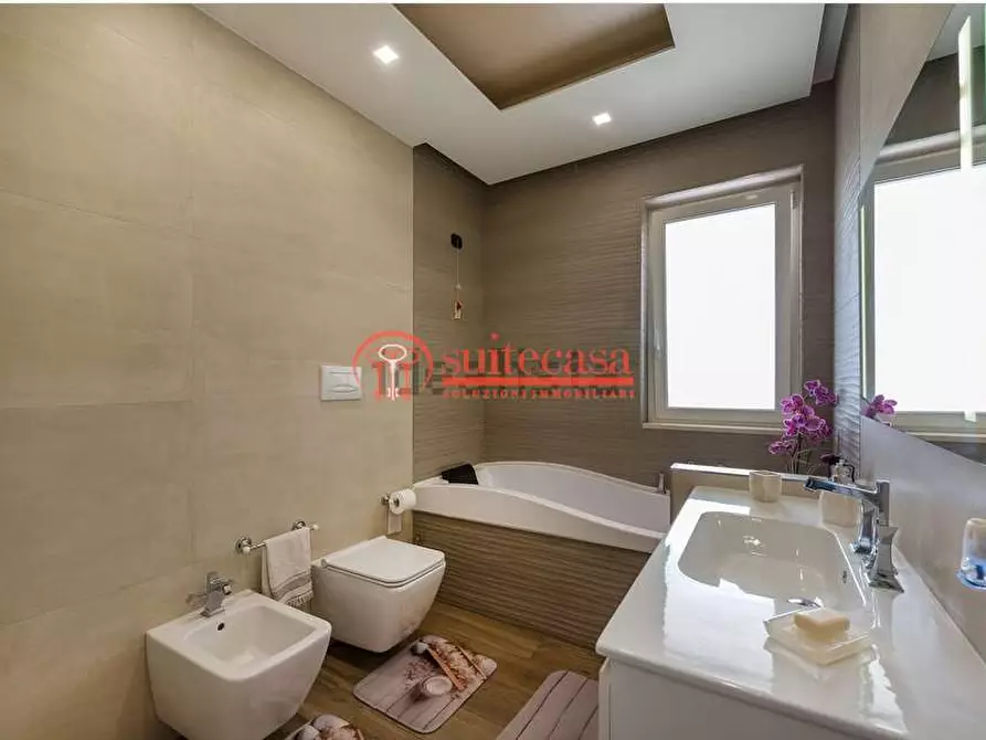 Immagine 15 di Villa in vendita  in via Alberolongo a Trani