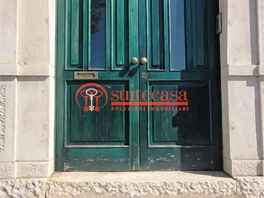 Immagine 5 di Stabile in vendita  in XX IV maggio a Andria