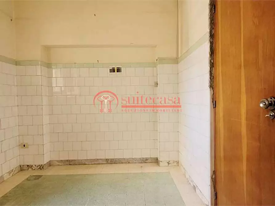 Immagine 12 di Stabile in vendita  in XX IV maggio a Andria