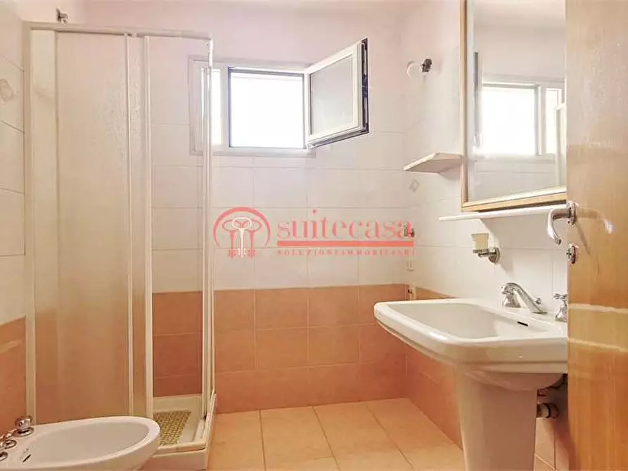 Immagine 14 di Stabile in vendita  in XX IV maggio a Andria