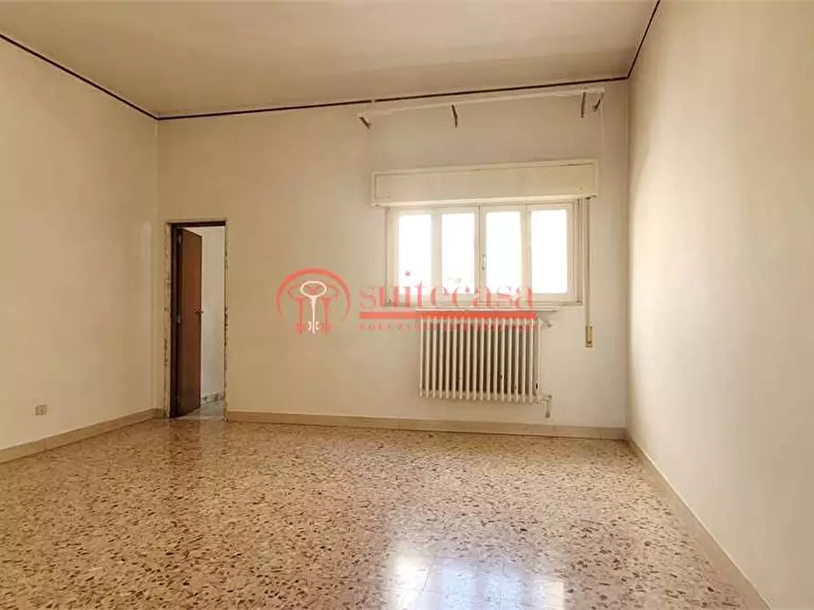 Immagine 15 di Stabile in vendita  in XX IV maggio a Andria