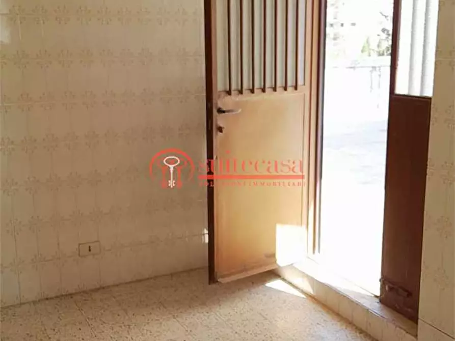 Immagine 18 di Stabile in vendita  in XX IV maggio a Andria