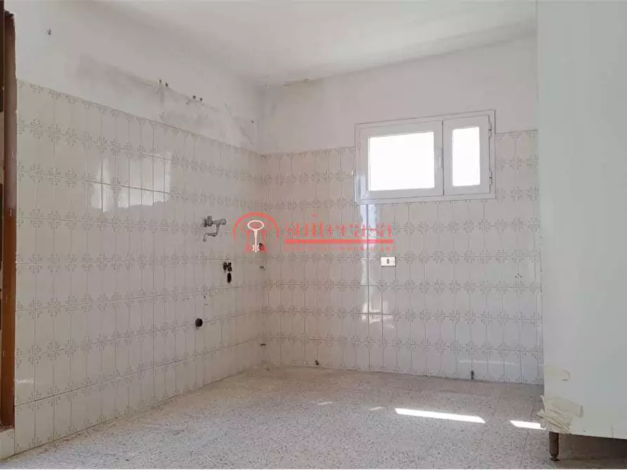 Immagine 19 di Stabile in vendita  in XX IV maggio a Andria