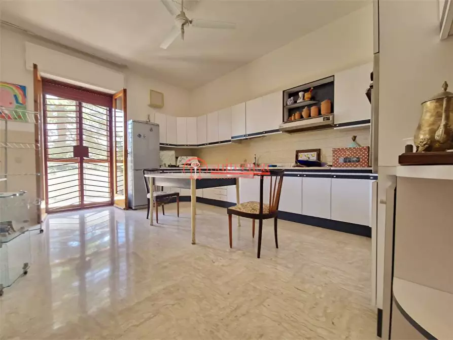 Immagine 8 di Villa in vendita  in via Duchessa D'andria a Trani